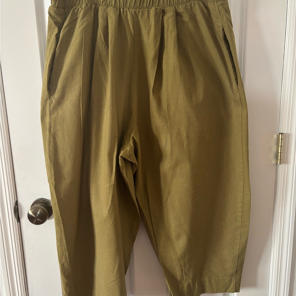 Olive Green Cropped Pants